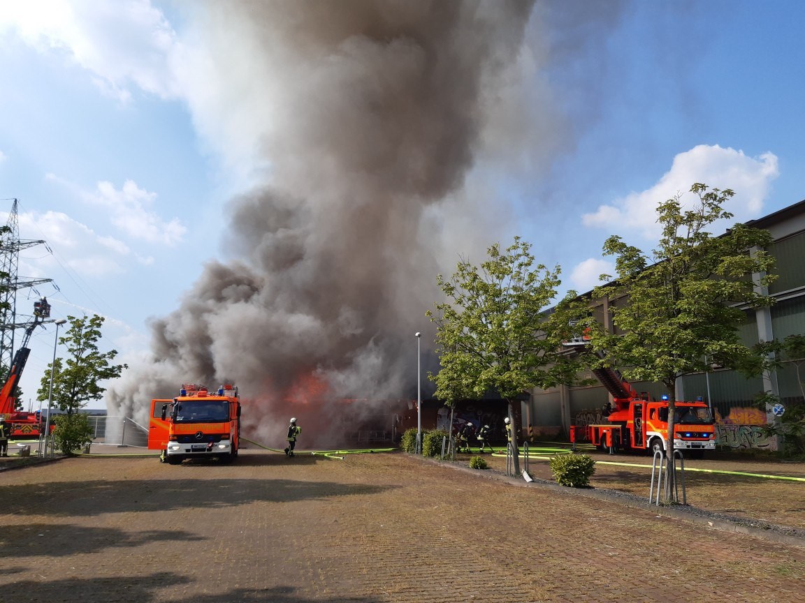 In Mülheim ist ein Feuer in einer ehemaligen Lidl-Filiale ausgebrochen.