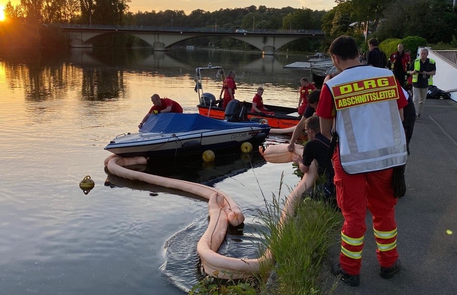 In Mülheim mussten Feuerwehr und DLRG zu einem Einsatz auf der Ruhr antreten. 