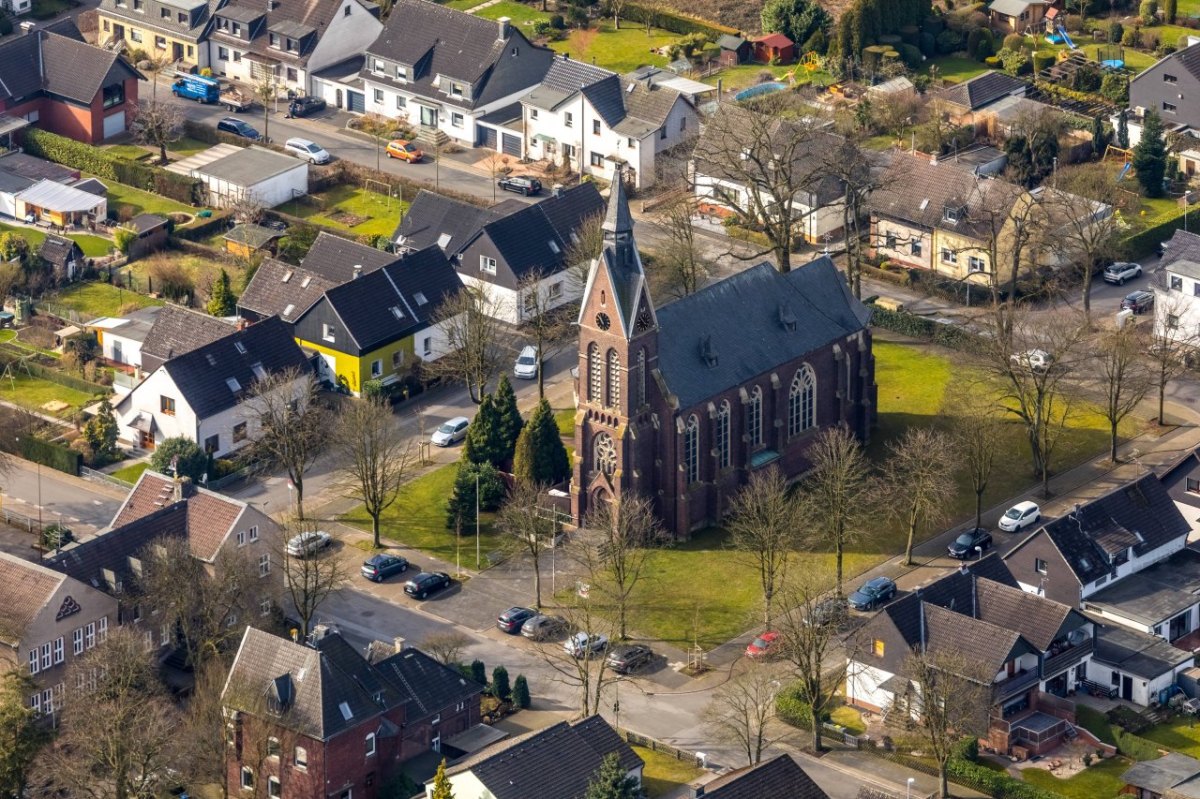 Mülheim: Kirche von St. Theresia von Avila.jpg