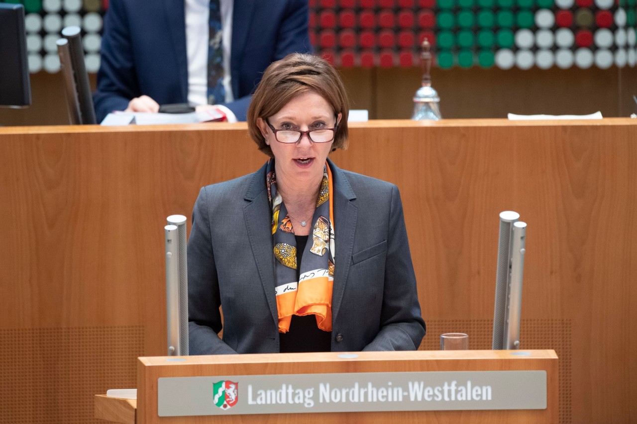 Vor der NRW-Wahl 2022 steht Schulministerin Yvonne Gebauer (FDP) enorm unter Druck. (Archivfoto)