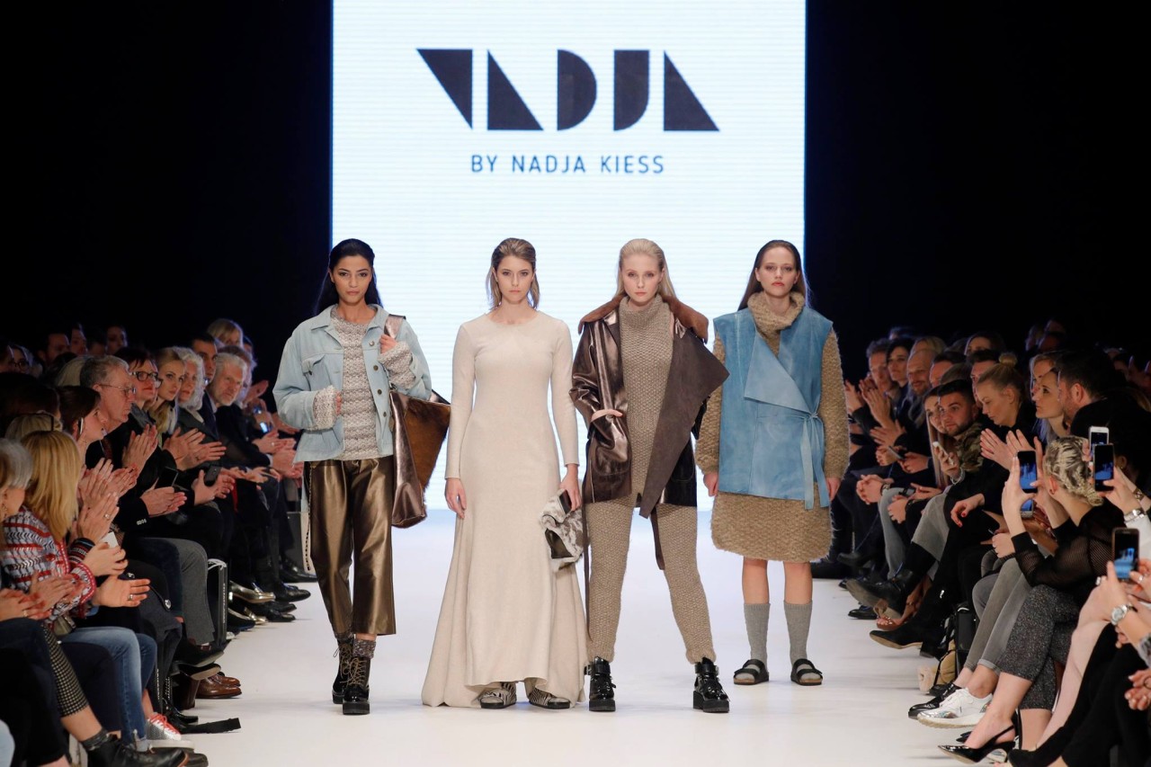 Die Klamotten von Nadja Kies kannst du in ihrem Online-Shop kaufen.