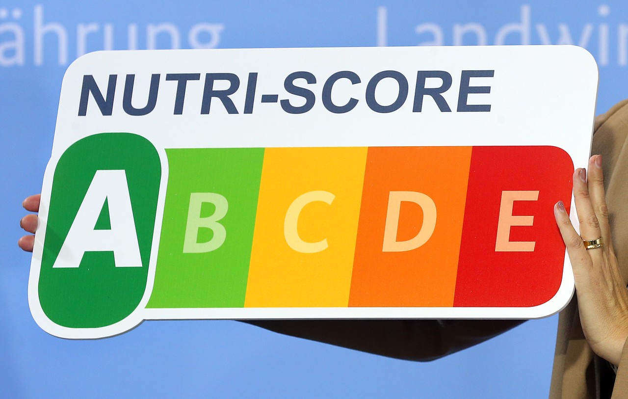 Der Nutri-Score bei Aldi, Lidl, Rewe & Co. soll dem Verbraucher helfen, sich bewusst gesünder zu ernähren. (Symbolbild)