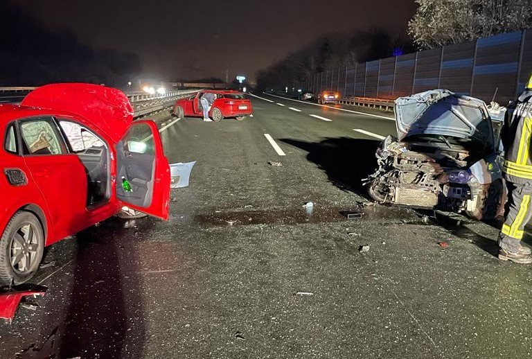 Mehrere Verletzte bei Verkehrsunfall auf der A42 bei Gelsenkirchen!