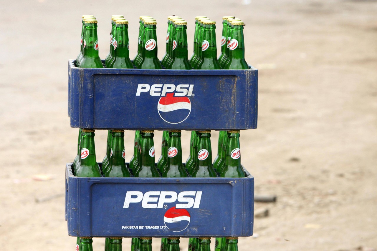 Pepsi will mehr Glasflaschen in den Einzelhandel bringen. (Symbolbild)