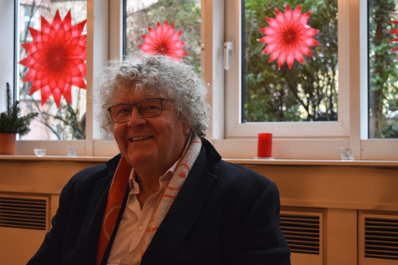 Pfarrer Bernd Holthaus (65) ist eigentlich schon im Ruhestand. Er würde es sich trotzdem nicht nehmen lassen, weiterhin die Feier der Reformationskirche am Heiligen Abend zu veranstalten. 