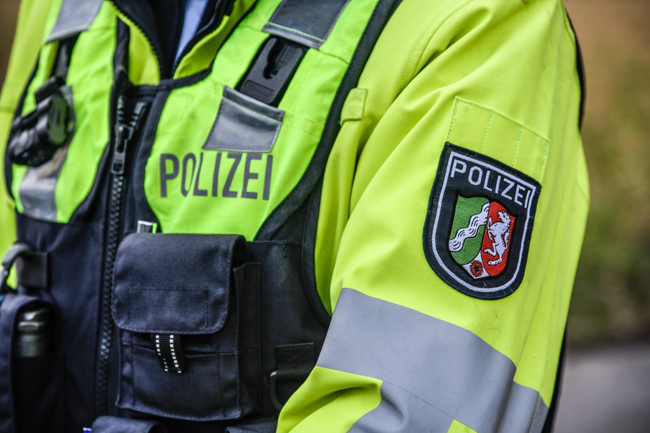 In Essen hat die Polizei einen Raser gestoppt, der auch noch ohne Führerschein unterwegs war. (Symbolbild)
