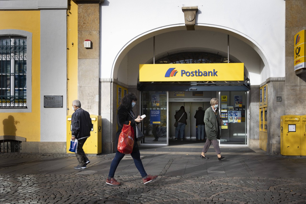 Schlechte Nachrichten für Postbank-Kunden.