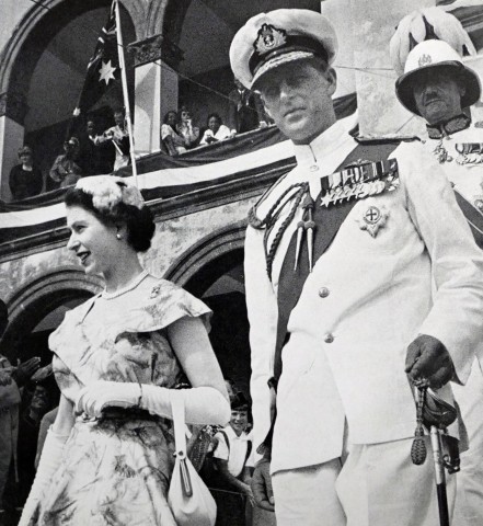 Prinz Philip und Queen Elizabeth bei einem Besuch in Gibraltar im Mai 1954.