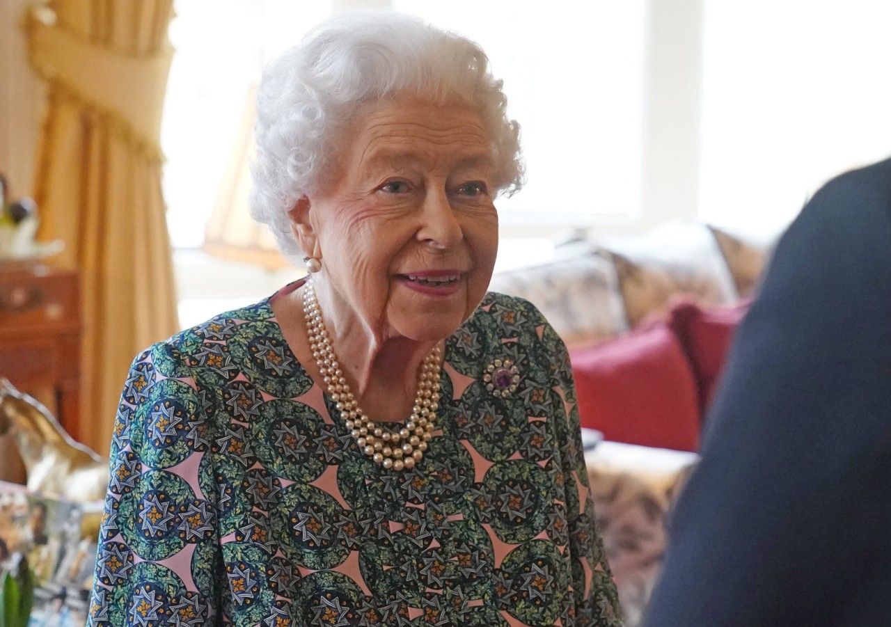 Queen Elizabeth II. geht nur bei zwei Menschen direkt ans Telefon.