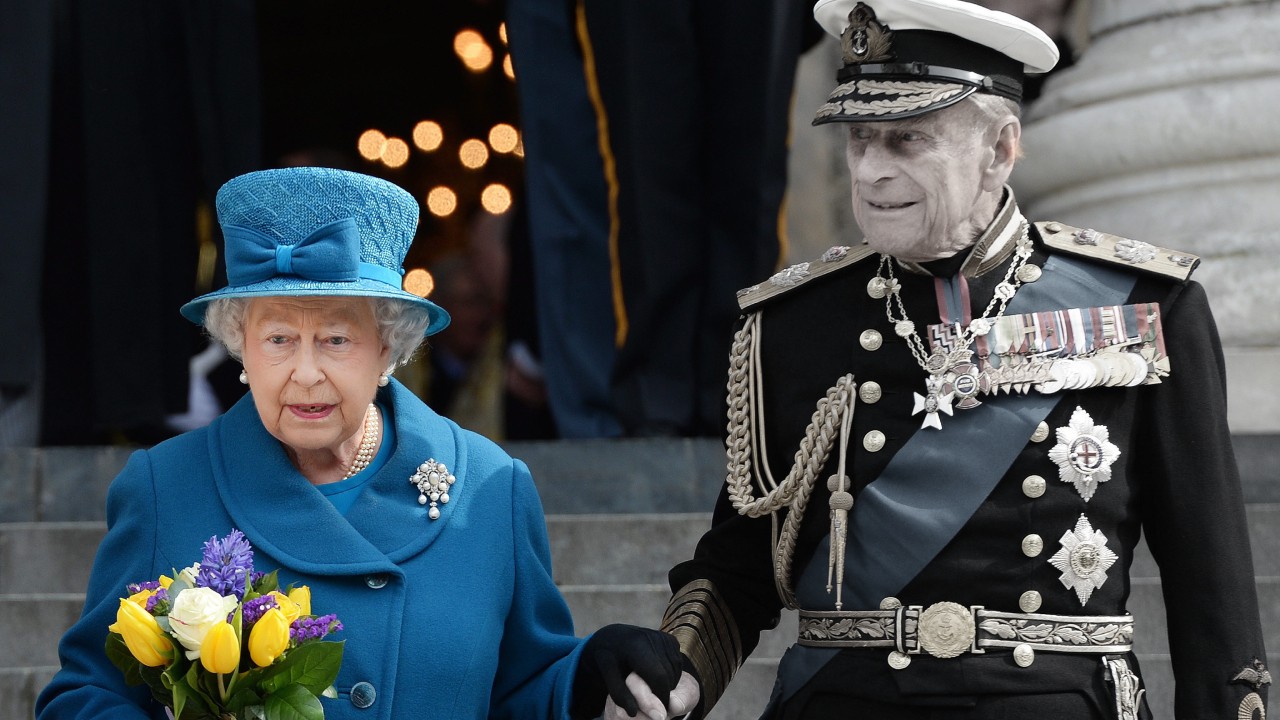 Vatertag in Großbritannien: Queen Elizabeth II. ehrt ihren verstorbenen Ehemann Prinz Philip.