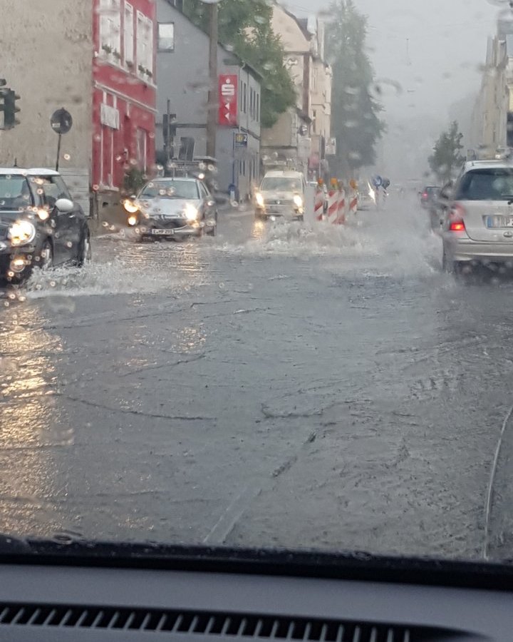 Regen-Straße.jpg
