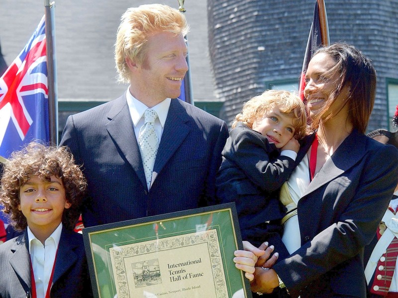 Ein Bild aus glücklichen Tagen: Boris und Barbara mit den zwei gemeinsamen Söhnen Noah Gabriel (l.) und Elias Balthasar 2003.