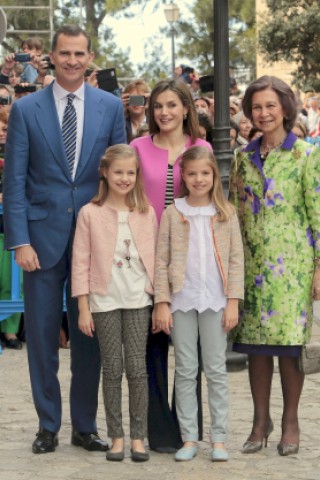 Die Prinzessinnen Leonor (l.) und Sofia sind die Kinder des spanischen Königs Felipe und seiner Frau Letizia. 