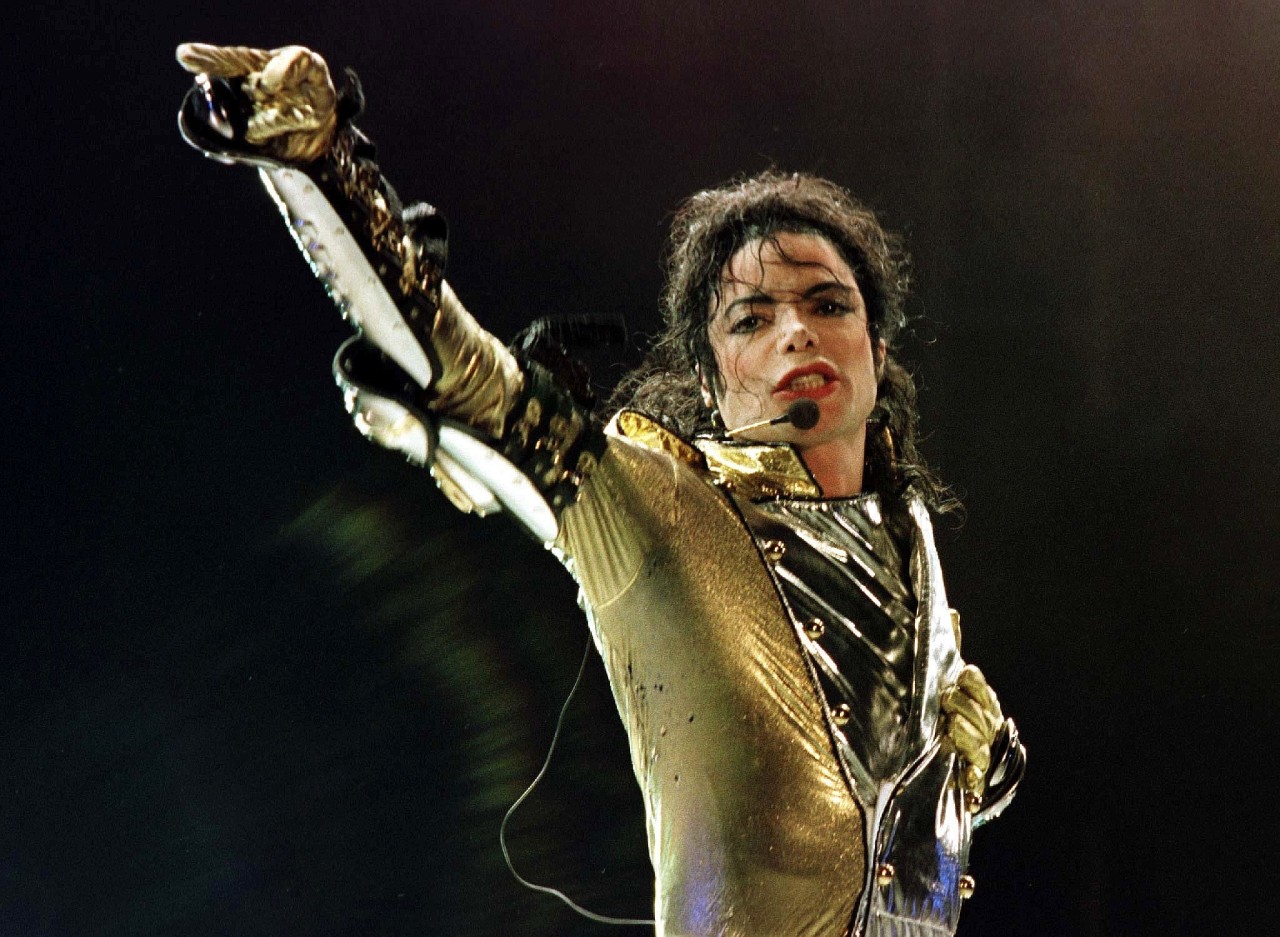 Michael Jackson bei einem Auftritt in Wien 1997. 