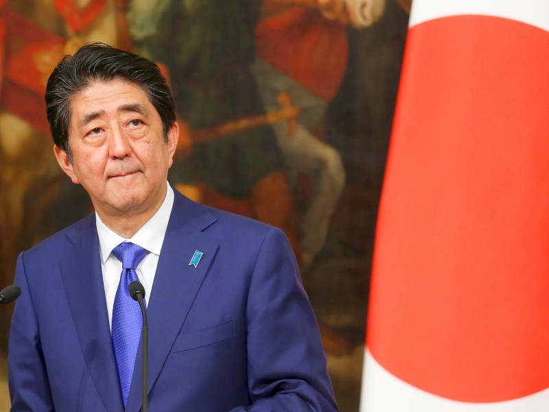Als drittgrößte Volkswirtschaft der Welt gehört Japan nicht nur zur Gruppe der 20, sondern auch zu den G7 (Gruppe der Sieben – die zu ihrem Gründungszeitpunkt bedeutendsten Industrienationen der westlichen Welt). Nach Hamburg reist Ministerpräsident Shinzo Abe. 