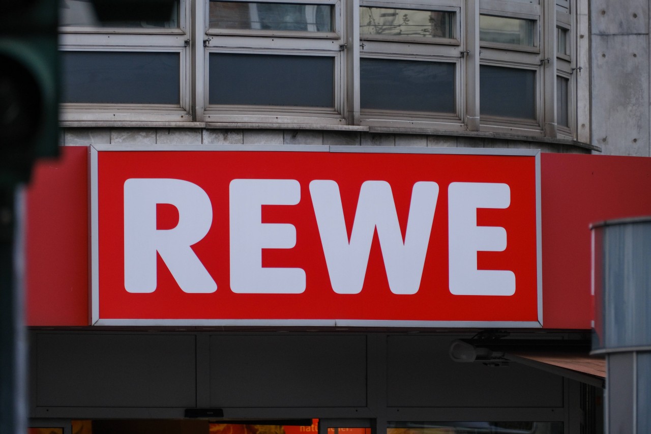 Rewe umgeht ein Gesetz in Bayern – Kunden freuen sich. (Symbolbild)