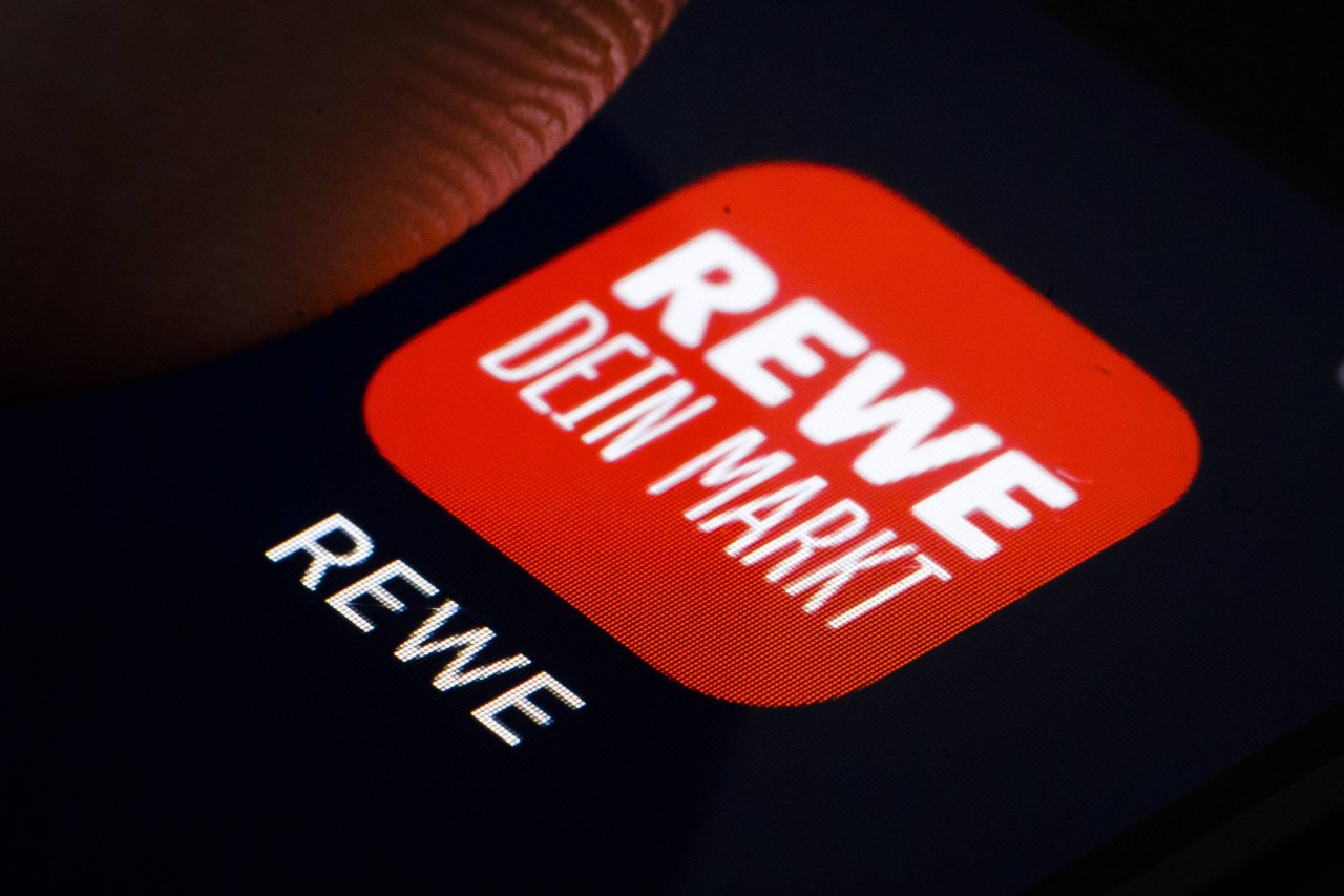 Die App von Rewe soll den Kunden dabei helfen, ihren Einkauf zu erleichtern. Doch bei einem Kunden lief etwas gewaltig schief. (Symbolbild)