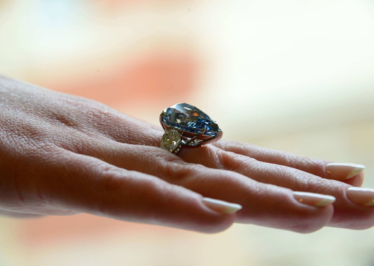 Ring glasstein.JPG