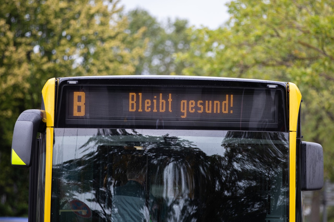 Die Ruhrbahn bittet ihre Fahrgäste sich während der Fahrt festzuhalten. (Archivbild)