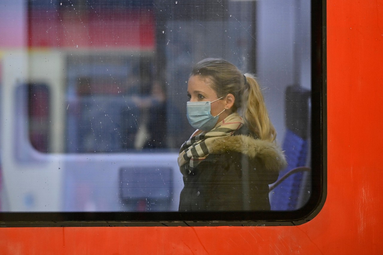 Eine Frau hat ein übles Erlebnis in der S-Bahn in Essen gehabt. (Symbolbild)