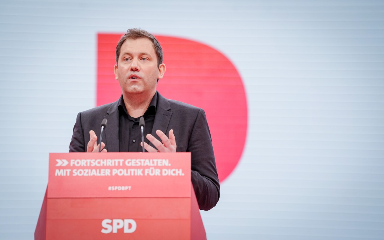 SPD: Weniger Zustimmung als erwartet! Lars Klingbeil ist neuer SPD-Chef neben Saskia Esken!
