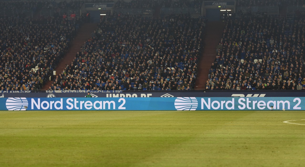 Beim FC Schalke 04 lief Werbung für Nord Stream 2.