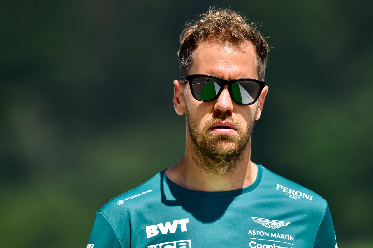 Sebastian Vettel könnte bald eine empfindliche Strafe drohen.