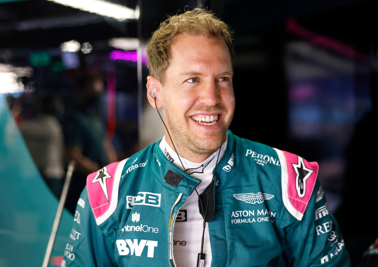 Sebastian Vettel sorgt für einen Lacher.