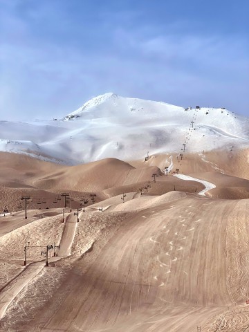 Skiurlaub in Österreich und Co: Der Sahara-Sand hat Europa erreicht! Auch die französischen Pyrenäen sind betroffen. 