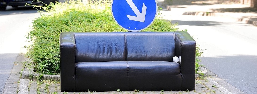 Sofa auf Verkehrsinsel in Gelsenkirchen--656x240.jpg