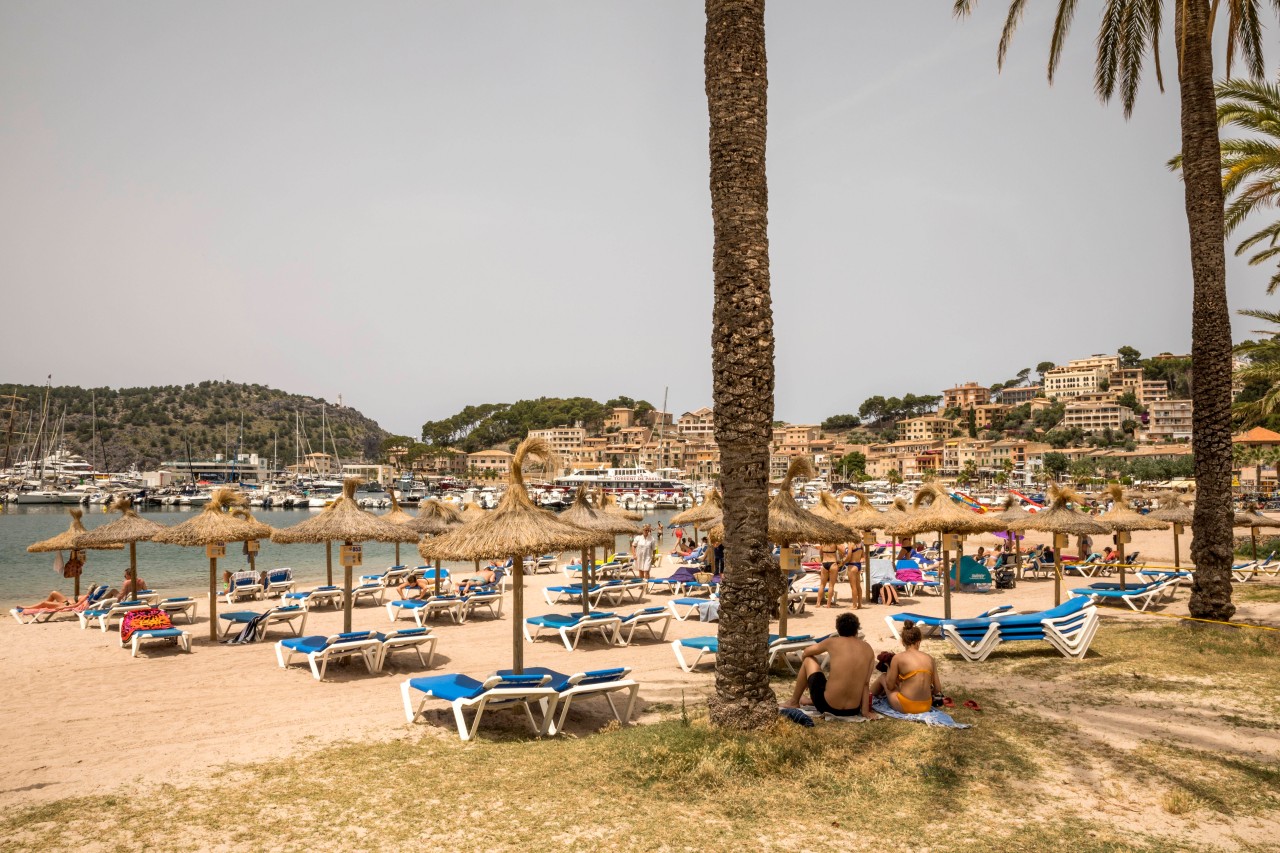 Dein Urlaub in Spanien könnte jetzt auf der Kippe stehen. Die nächste Corona-Welle bahnt sich an. (Symbolbild