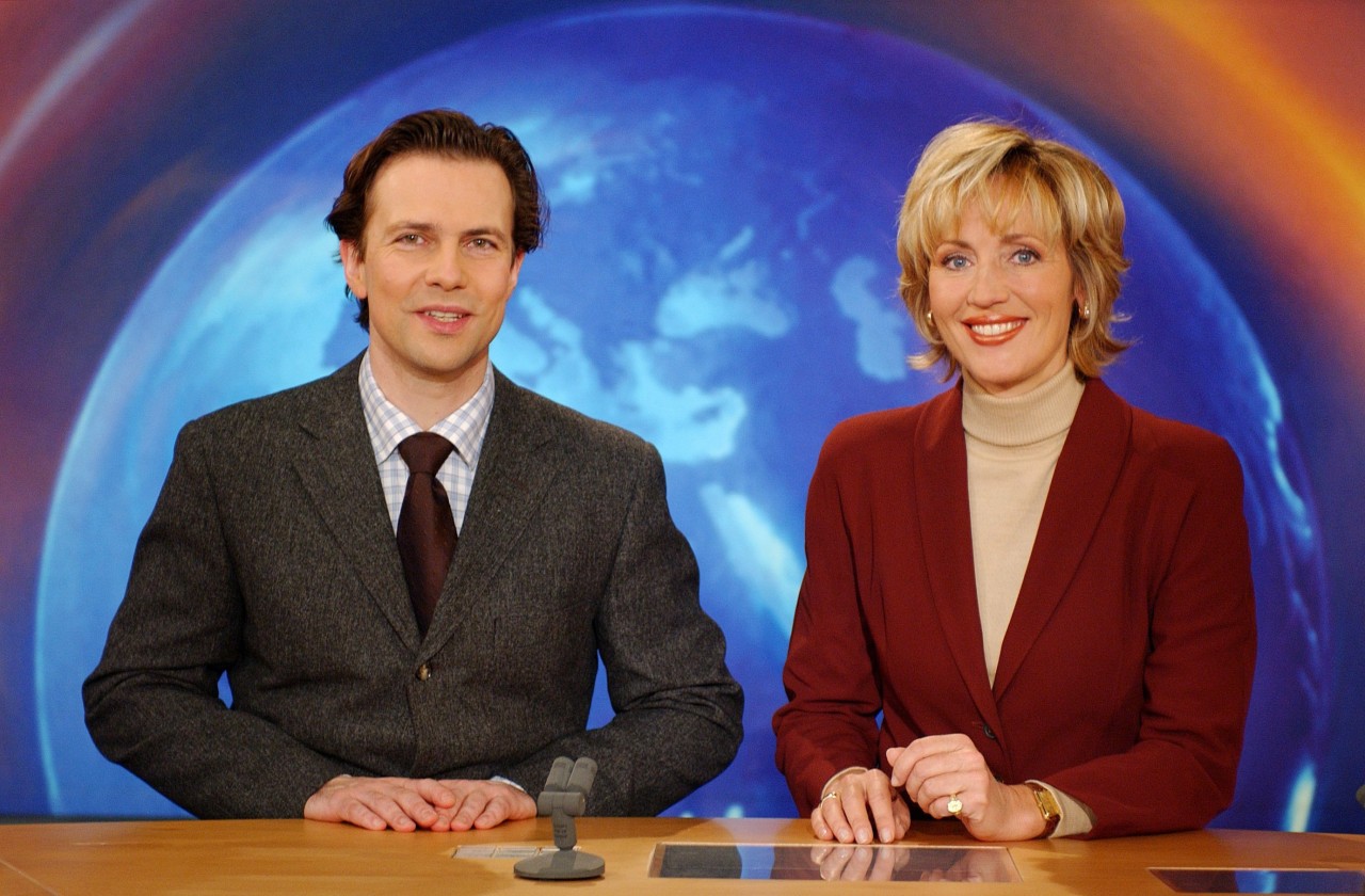Die „heute“-Moderatoren Steffen Seibert und Petra Gerster am 7. Januar 2003 im Mainzer ZDF-Studio der Nachrichtensendung.