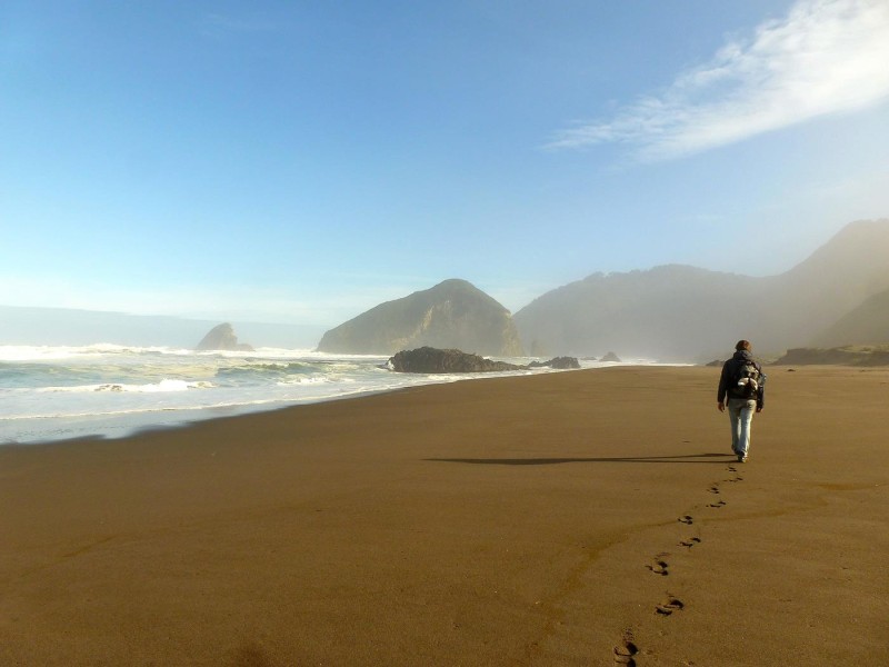 Schier endlose Weite: Strand Chepu auf der Insel Chileo in Chile.