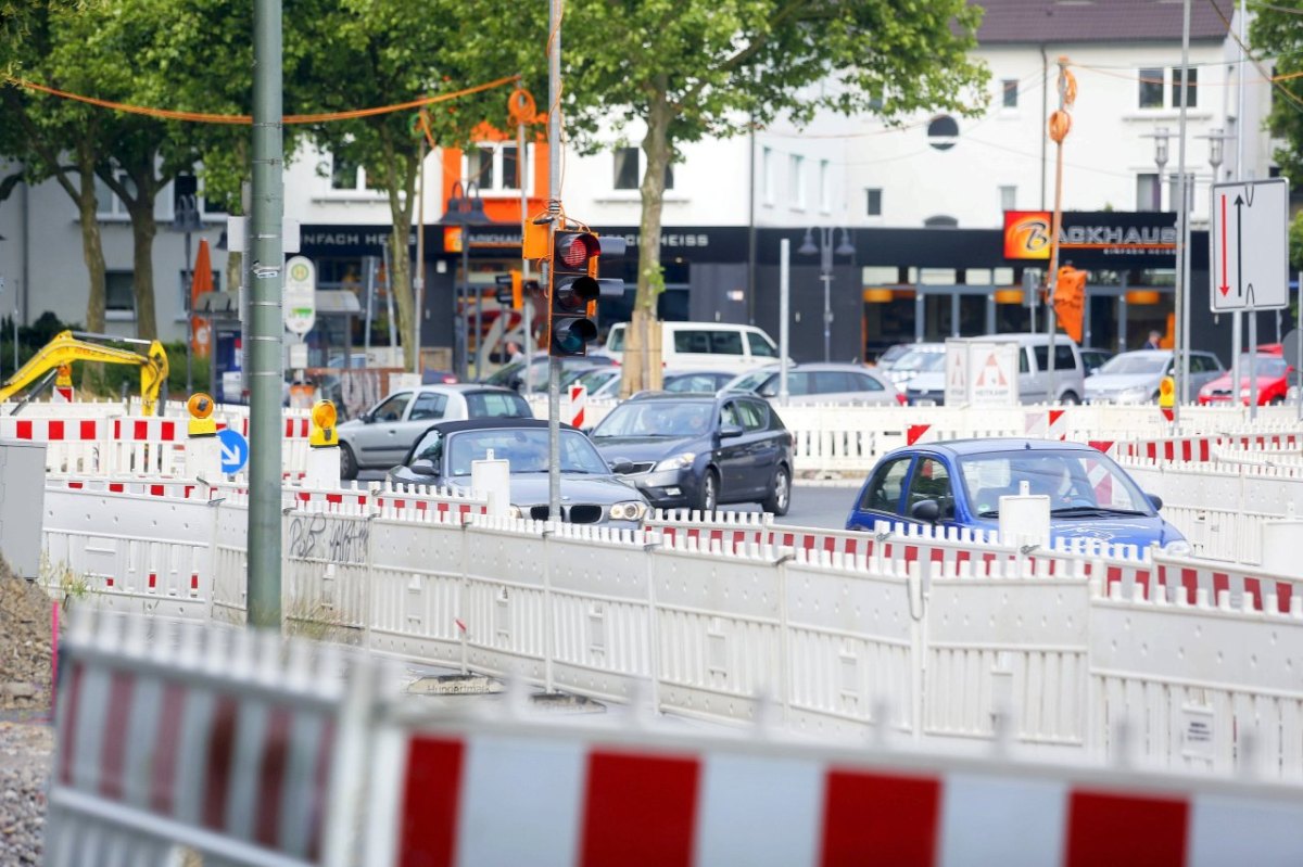 Straßensperrung Baustelle Bochum.jpg