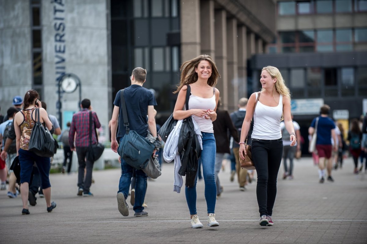 Studentinnen Ruhr-Uni Bochum.jpg