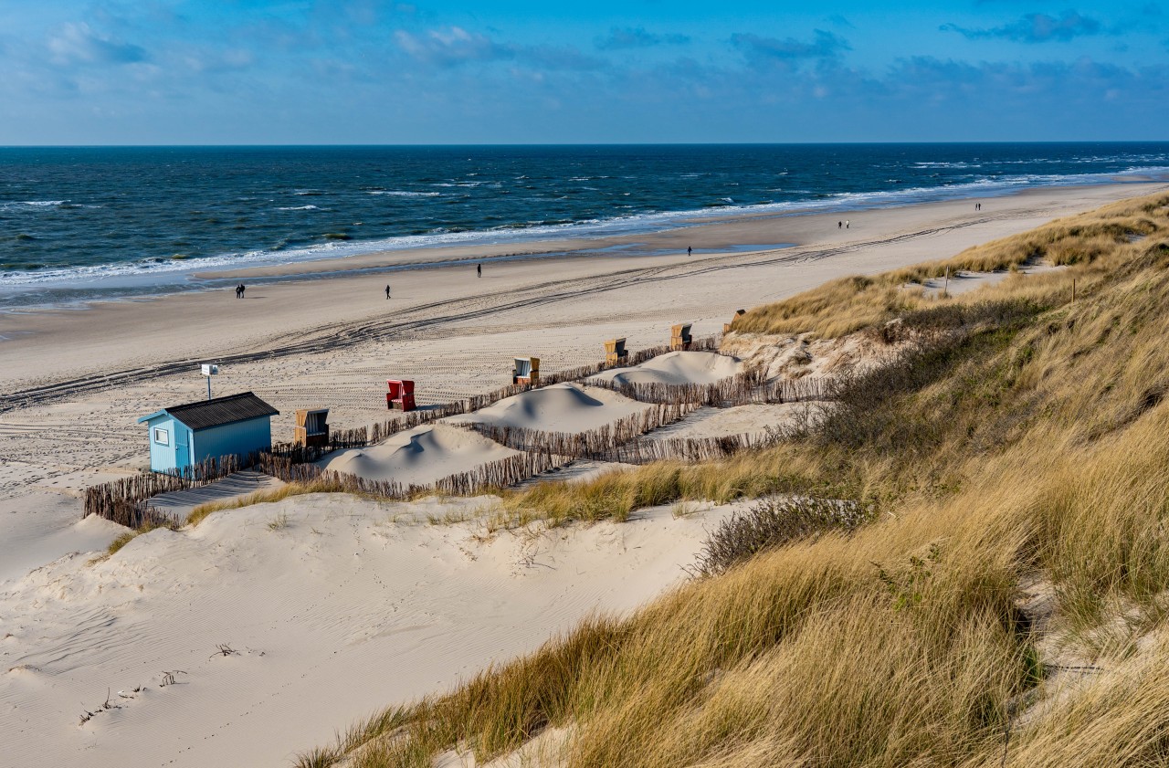 Eine Frau beobachtete an der Nordsee ein Wetter-Phänomen, vor dem sogar die Feuerwehr warnt. (Symbolbild)