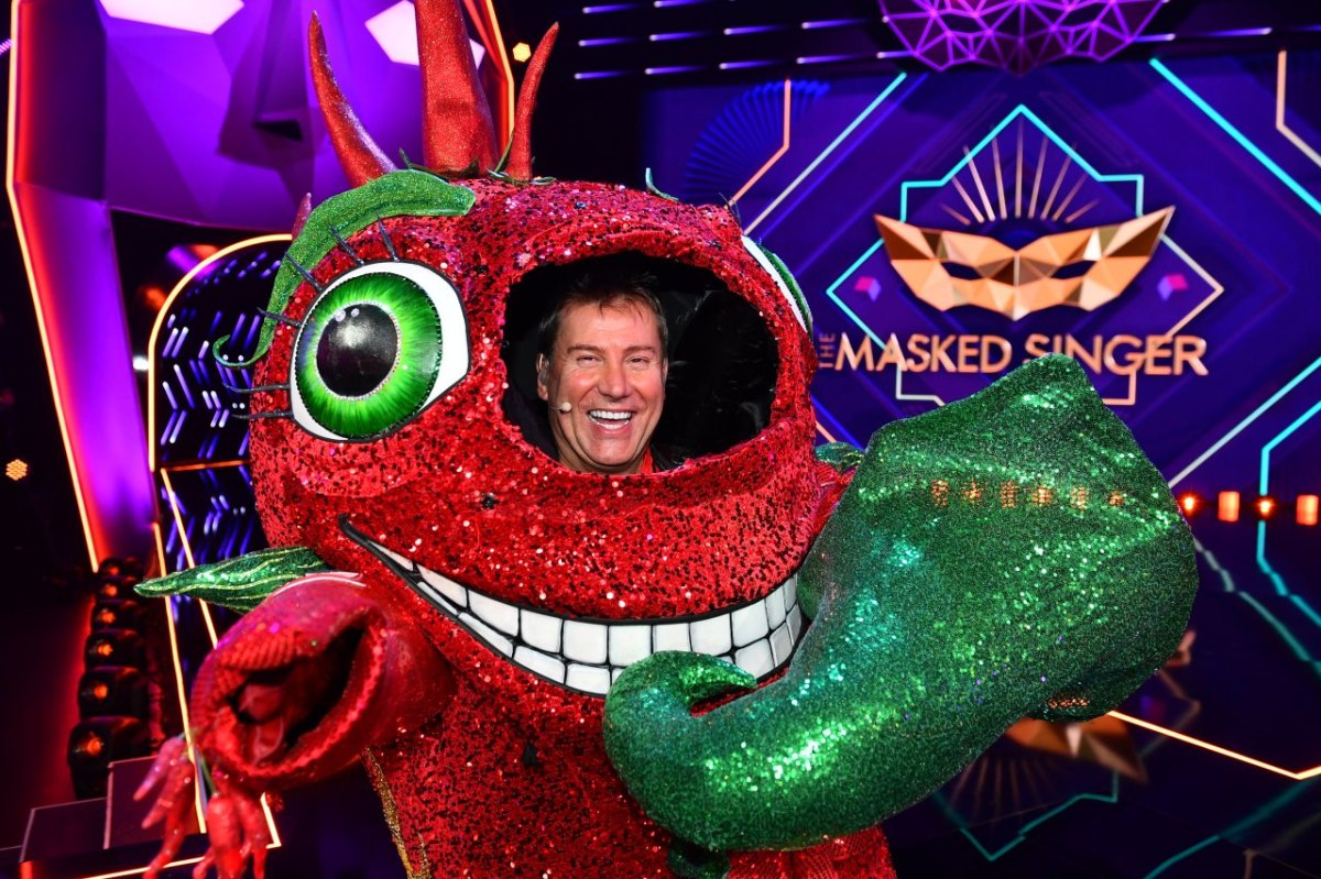 Jens Riewa bei â€žThe Masked Singerâ€œ als Chili verkleidet.
