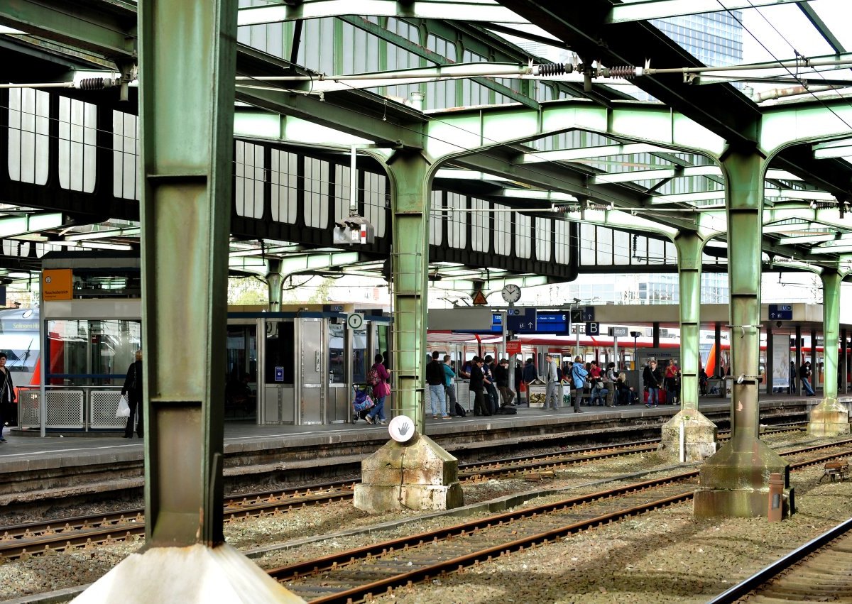 TT-Bahnhof-DU-Dach.jpg