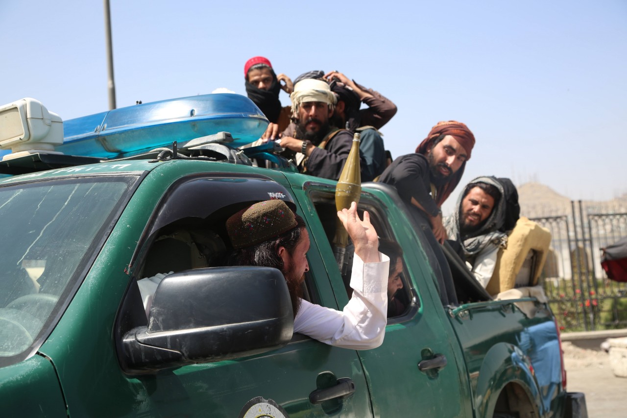 Taliban marschieren in Kabul ein.