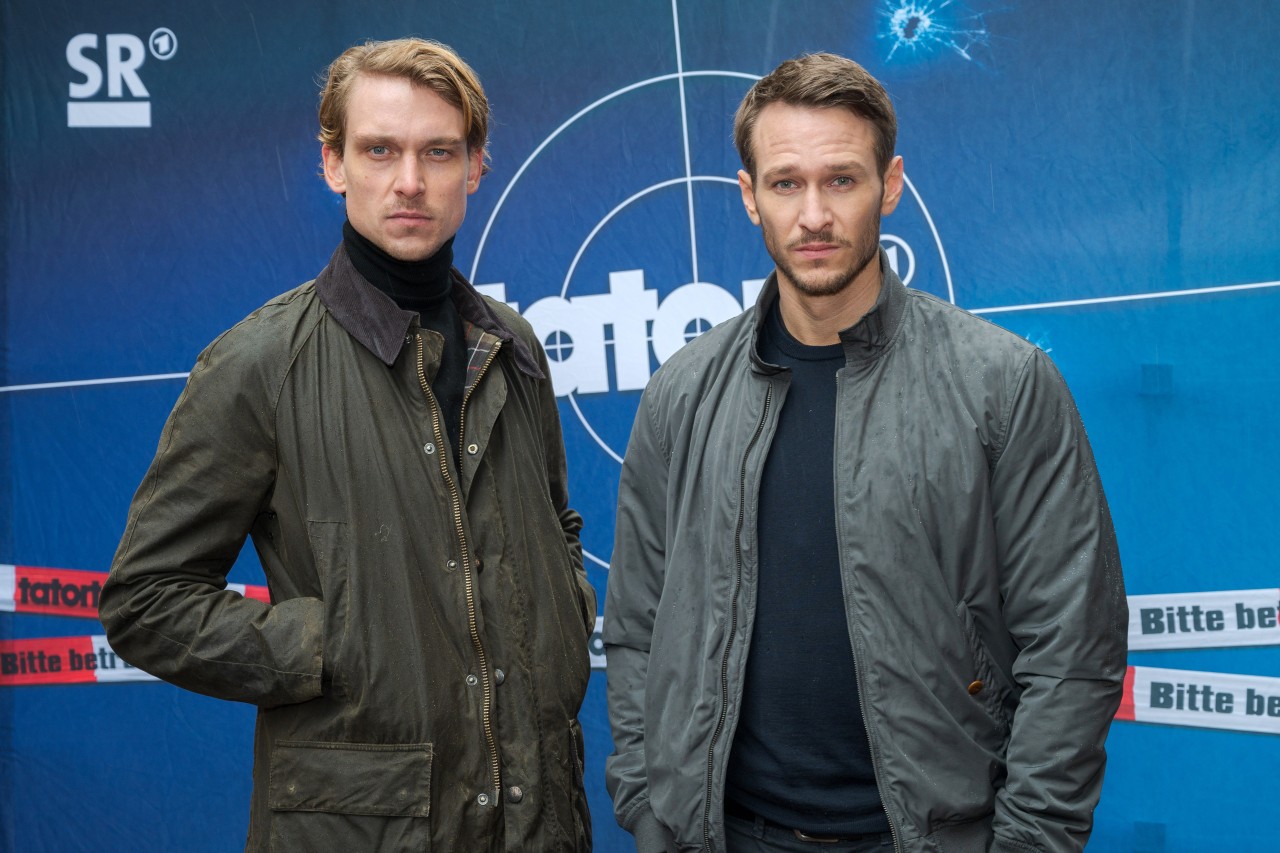 „Tatort“-Star Vladimir Burlakov (rechts) ermittelt mit Leo Hölzer seit 2020 im Saarland.