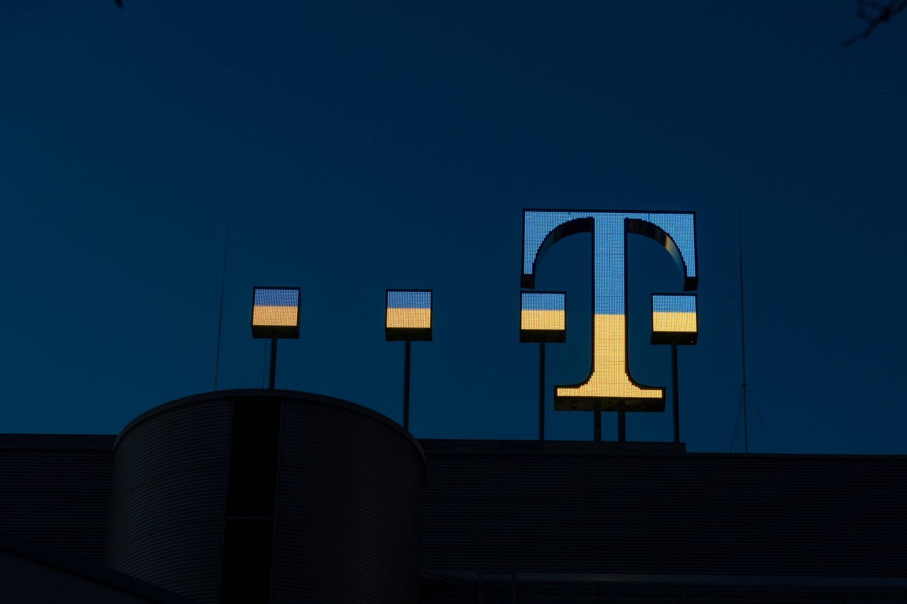 Die Telekom hat wegen des Ukraine-Kriegs einige Tarife angepasst. (Symbolbild) Die Telekom hat wegen des Ukraine-Kriegs einige Tarife angepasst. (Symbolbild)