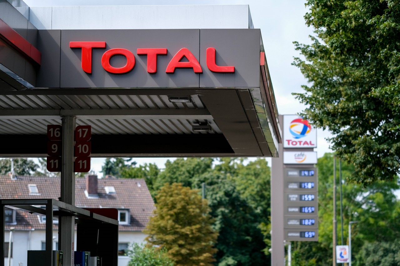 Total gehört zu den größten Energiekonzernen Europas, hat zahlreiche Tankstellen in Deutschland. (Symbolfoto)