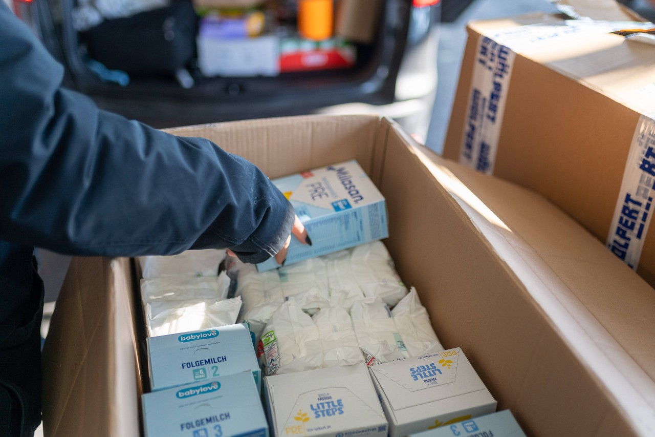 Ukraine-Spenden: Viele Menschen schicken dringend benötigte Produkte wie Toilettenartikel und Co. ins Kriegs-Gebiet und zu Flüchtlingsunterkünften. Nun werden jedoch dringen Medikamente gebraucht.