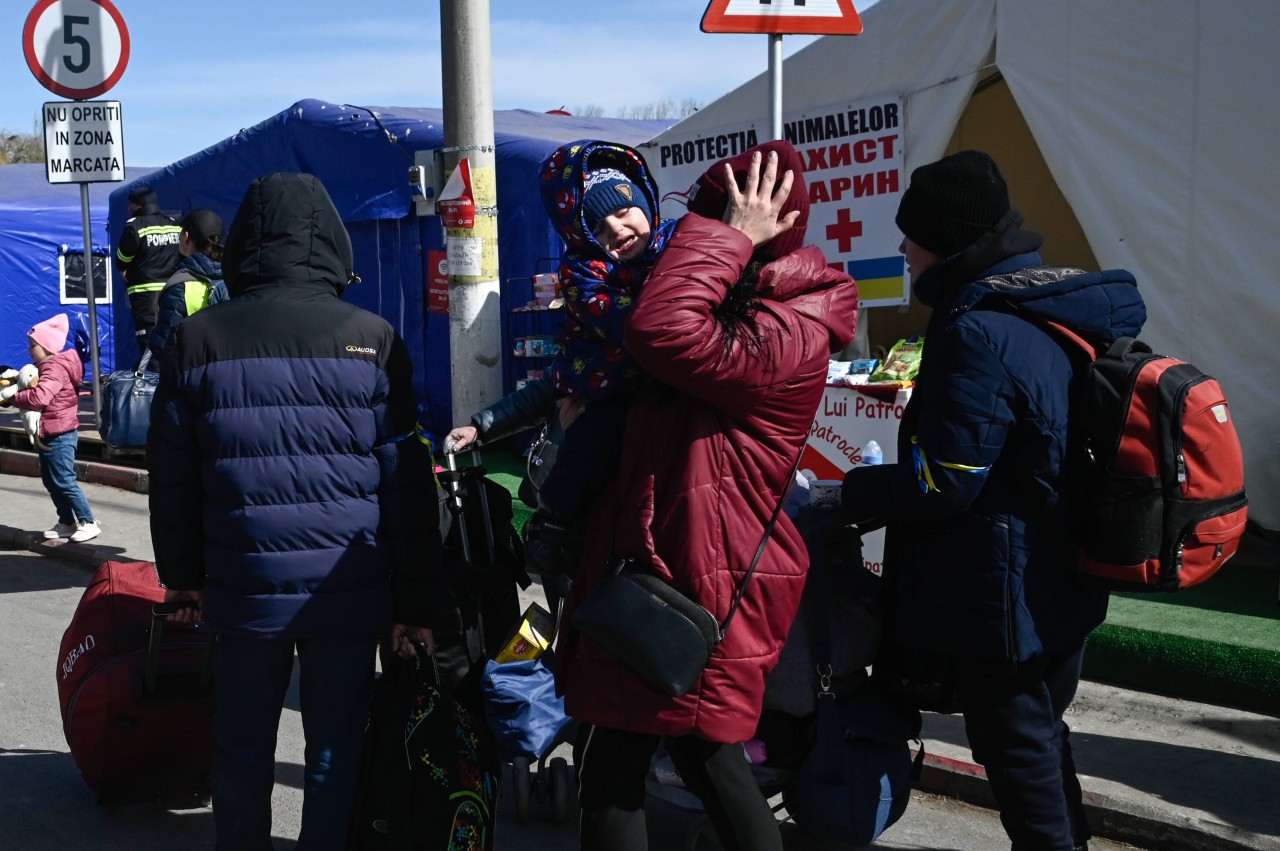 Ukraine Flüchtlinge verlassen ihre Heimat in Richtung Westen.