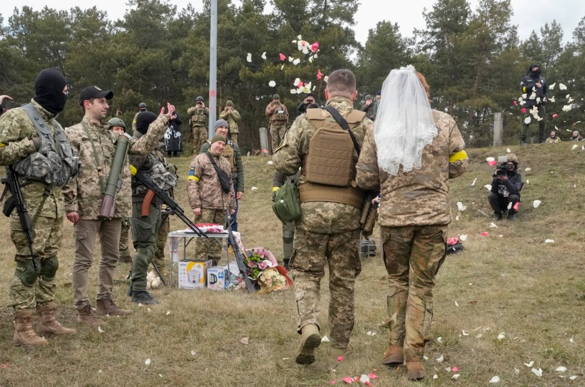 Ukraine-Hochzeit-heiraten-an-der-front.jpg
