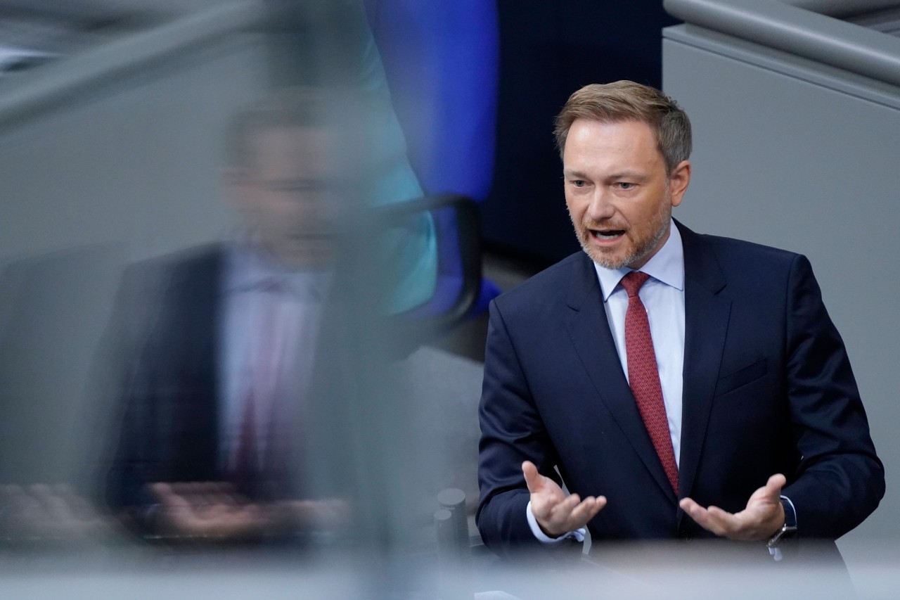 FDP-Chef Christian Lindner nach Merkels letzter Regierungserklärung im Bundestag. Wer wird die Kanzlerin beerben? 