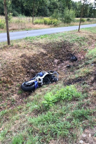 Der Motorradfahrer wurde mehrere Meter durch die Luft geschleudert.