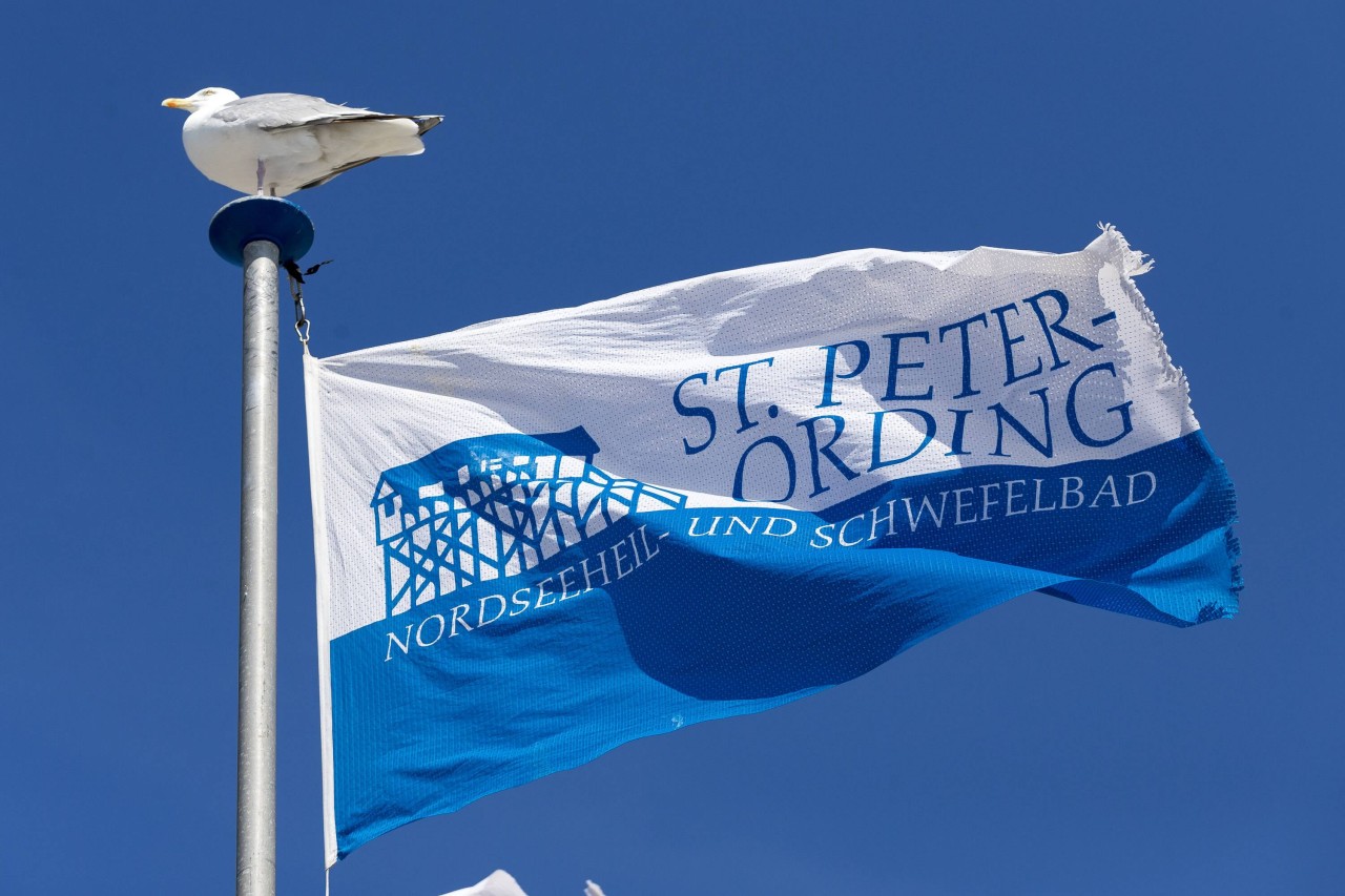 Urlaub an der Nordsee: Die Gemeinde warnt mithilfe farbiger Flaggen. (Archivbild) 