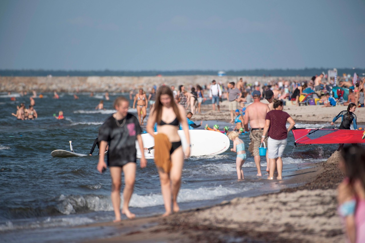 Urlaub an der Ostsee: Einige Strände werden wegen Überfüllung geschlossen. 