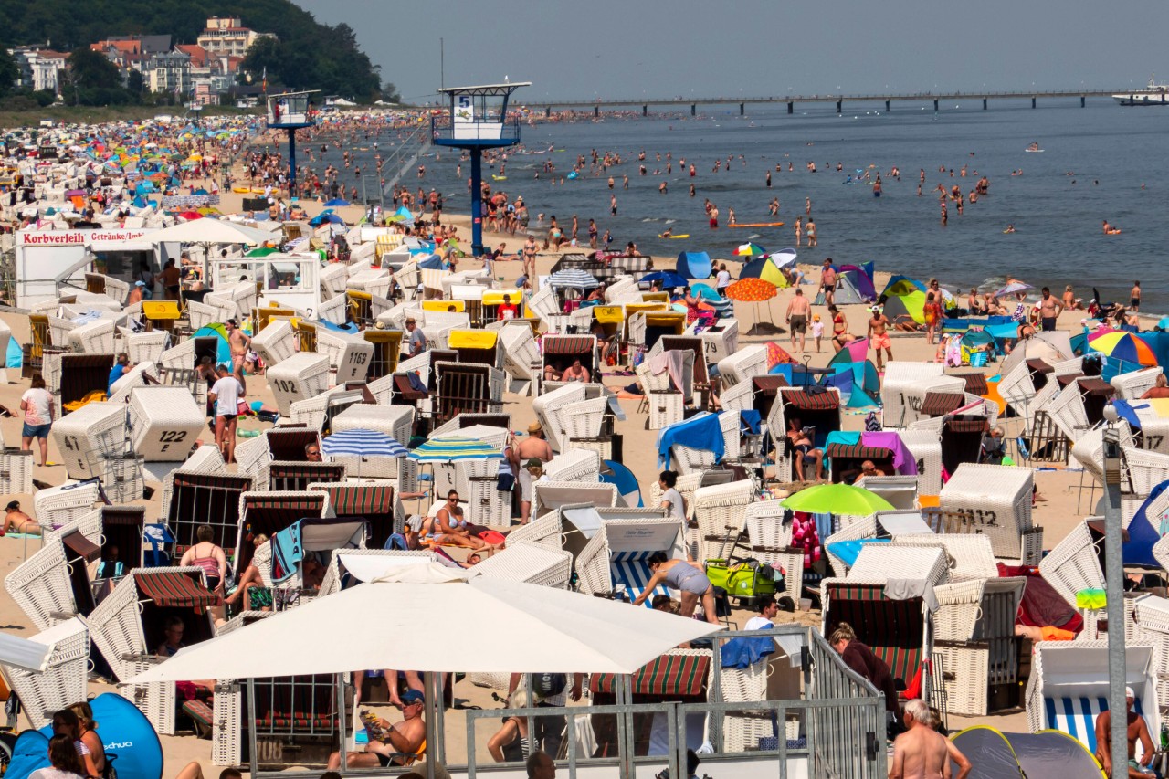 Im Juli 2020 machten viele Menschen Urlaub an der Ostsee. Ob das dieses Jahr auch so sein wird? (Archivbild)